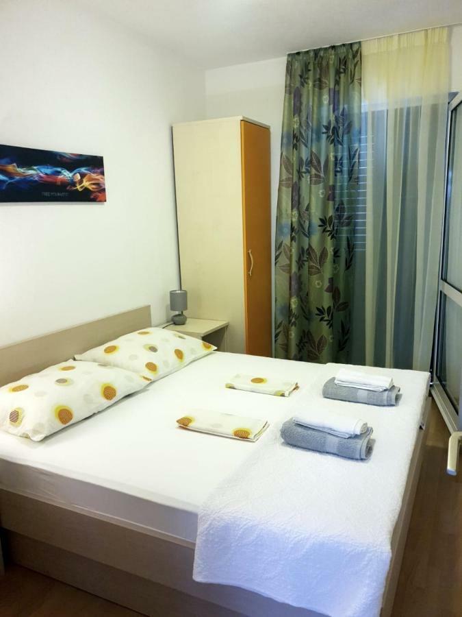 Apartments Pero Podgora Luaran gambar